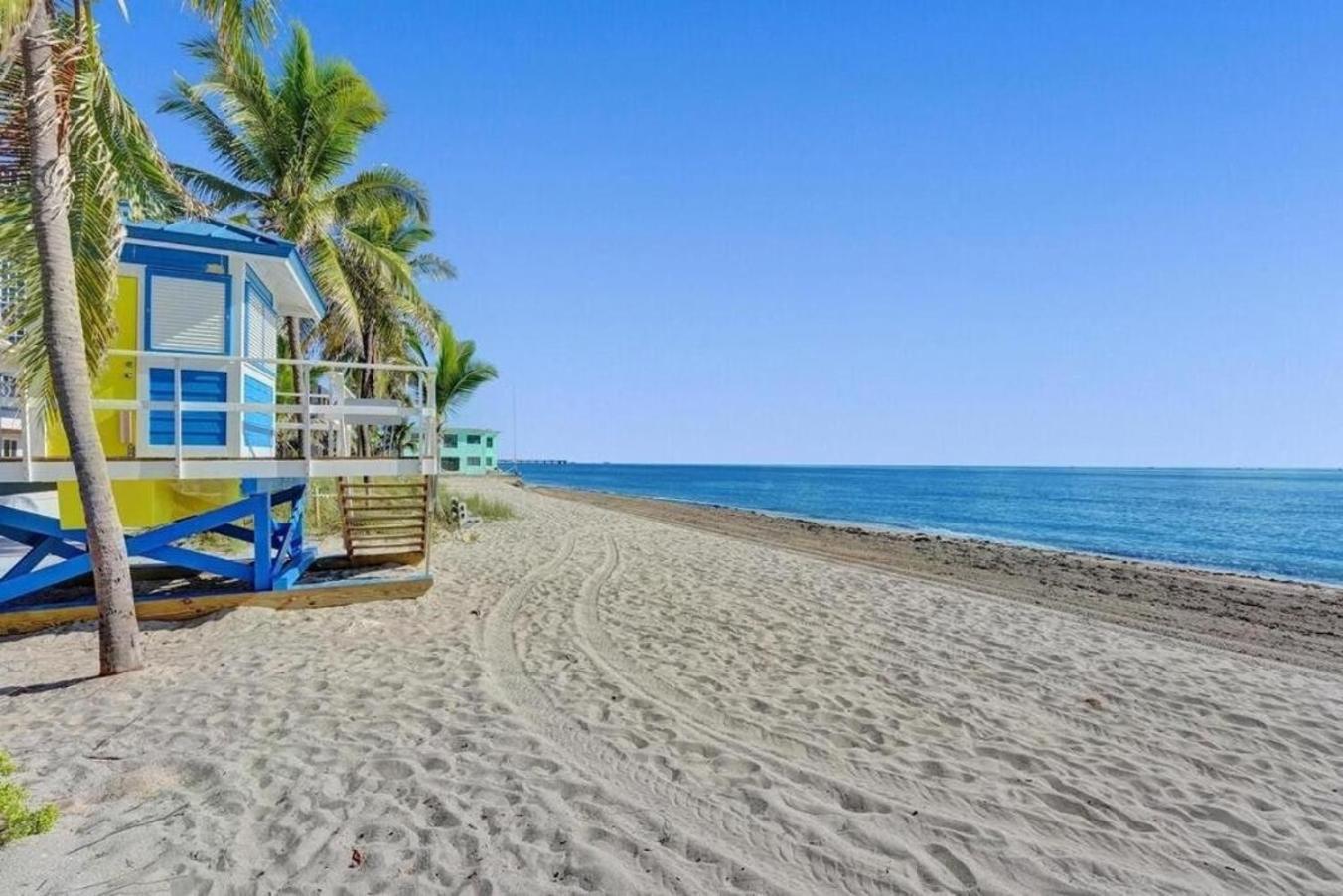 Waves On Desoto Studio With Pool # 3 Apartment Hollywood Exterior photo